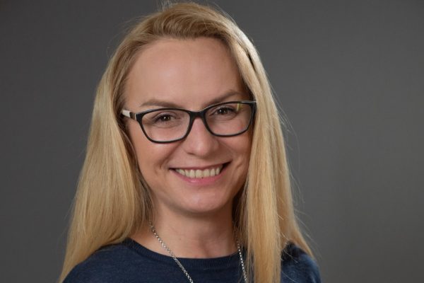 Portrait von Laura Thomas