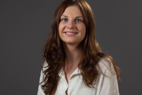 Portrait einer Mitarbeiterin des SHH